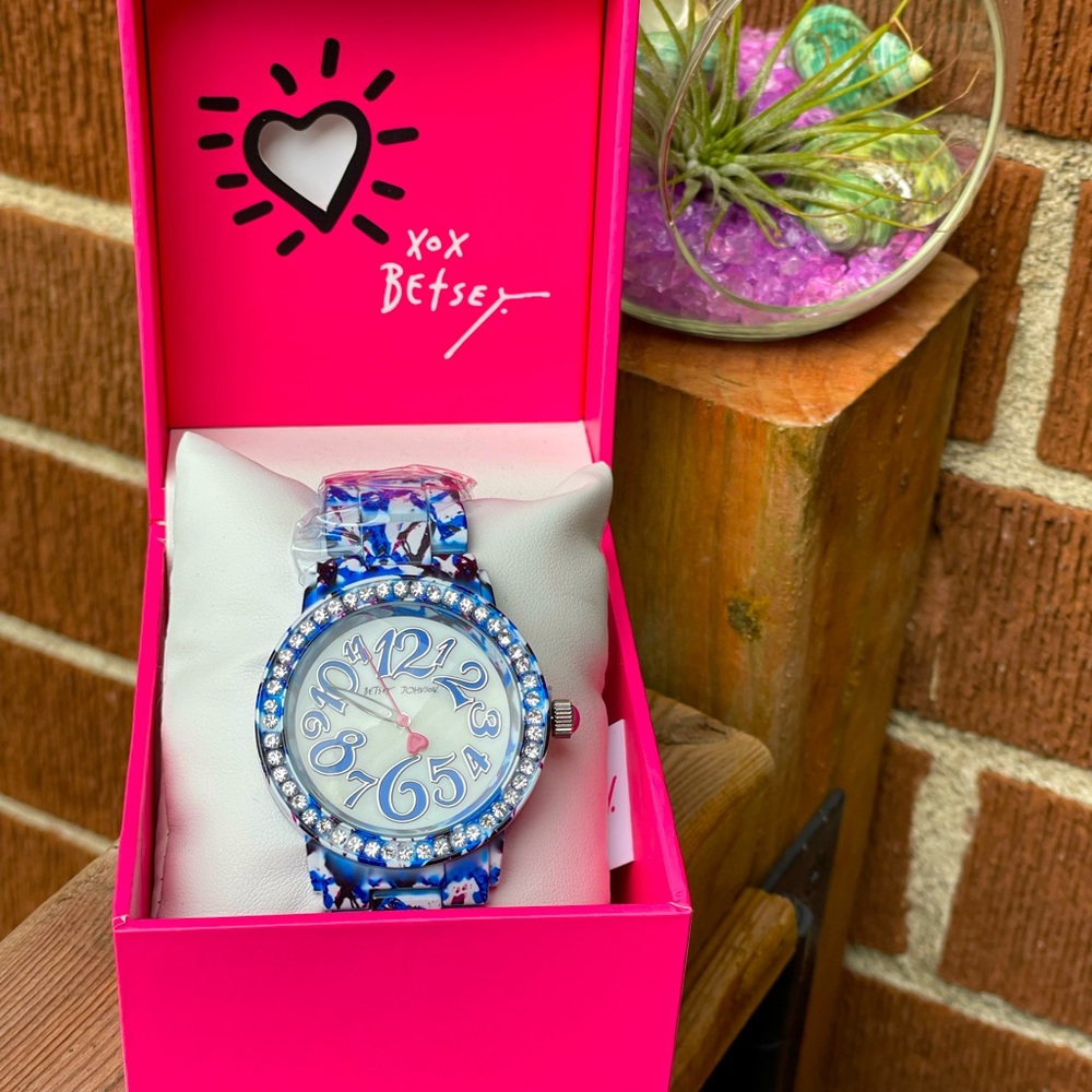 Betsy Johnson Graffiti Style Analog Watch 💙BNWT💙